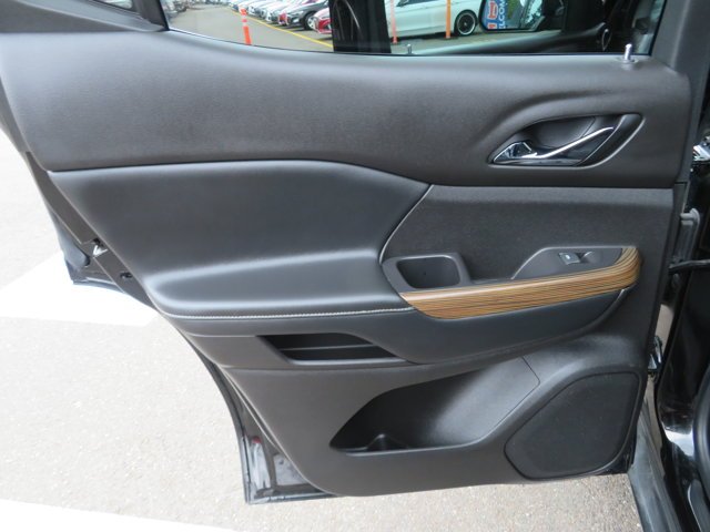 Used 2019 Ebony Twilight Metallic GMC SLE image 17