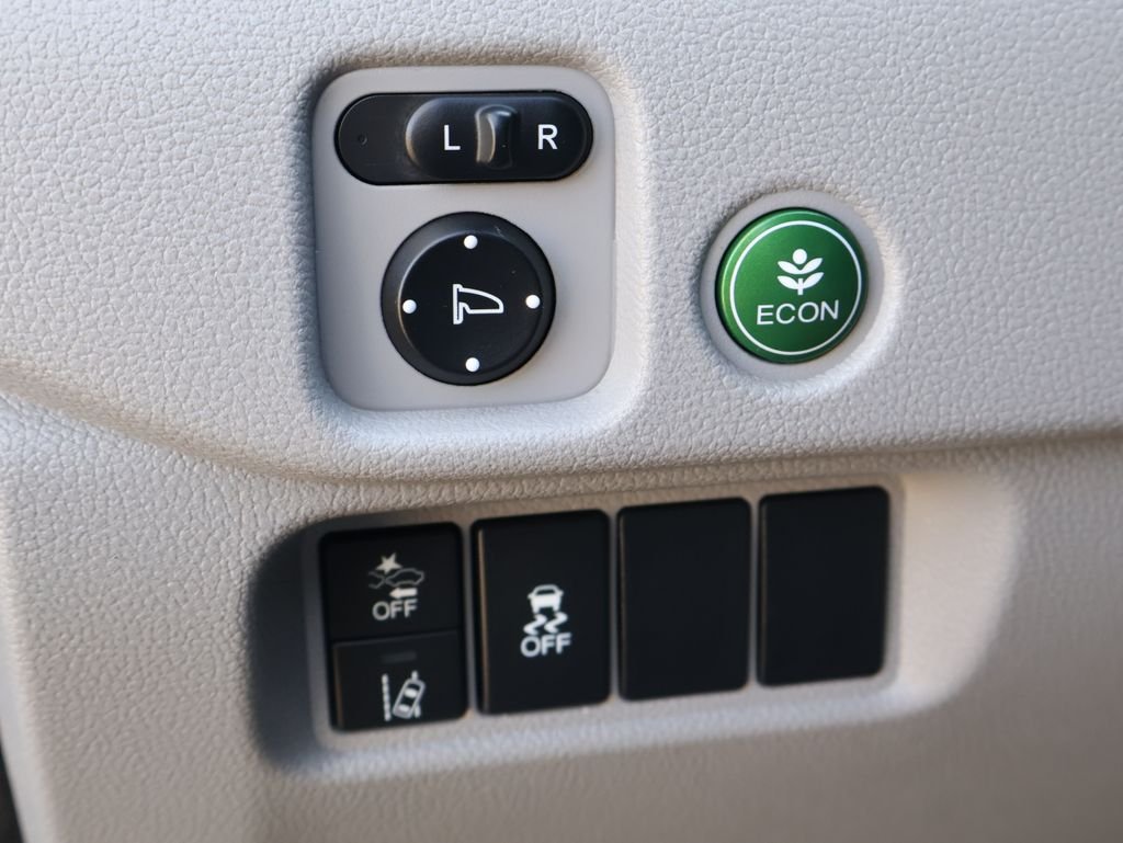 2021 Honda Pilot SE - Photo 18