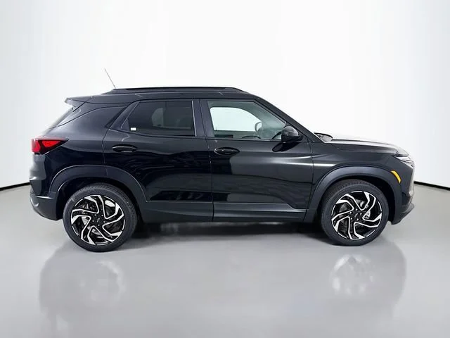 New 2026 Mosaic Black Metallic Chevrolet RS image 10