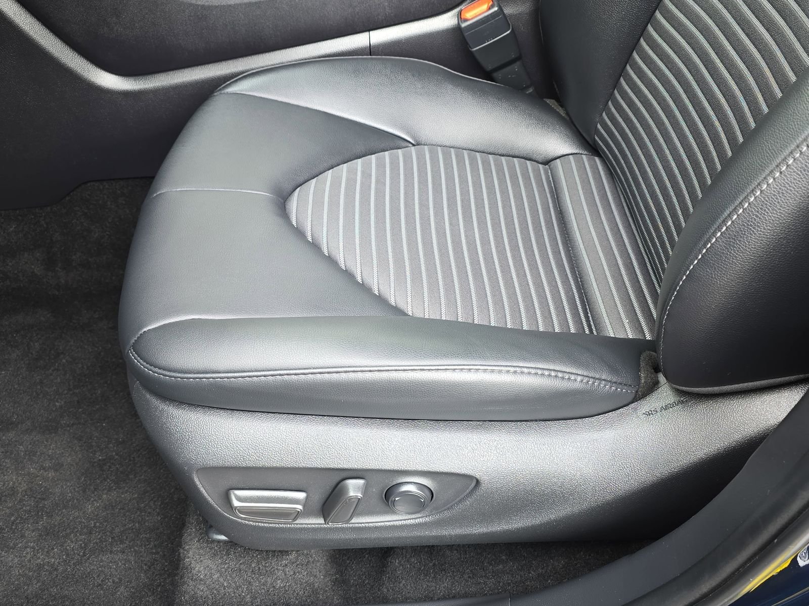 Used 2025  Toyota XSE image 30