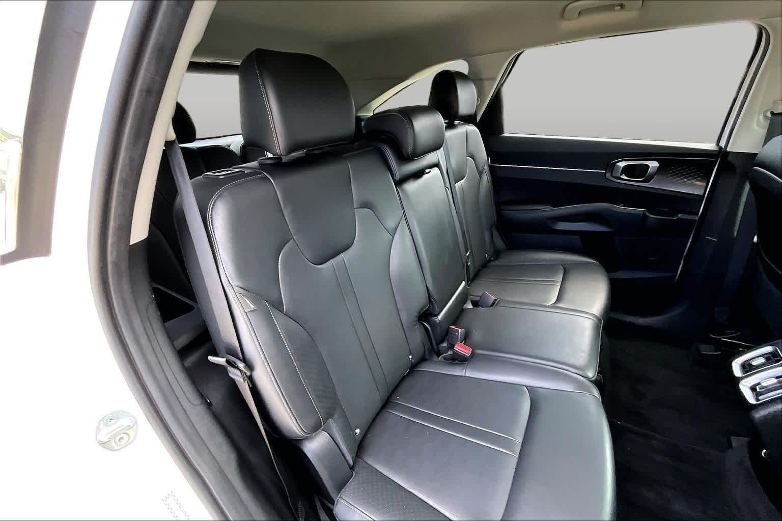 Used 2024 Glacial White Pearl Kia S image 19