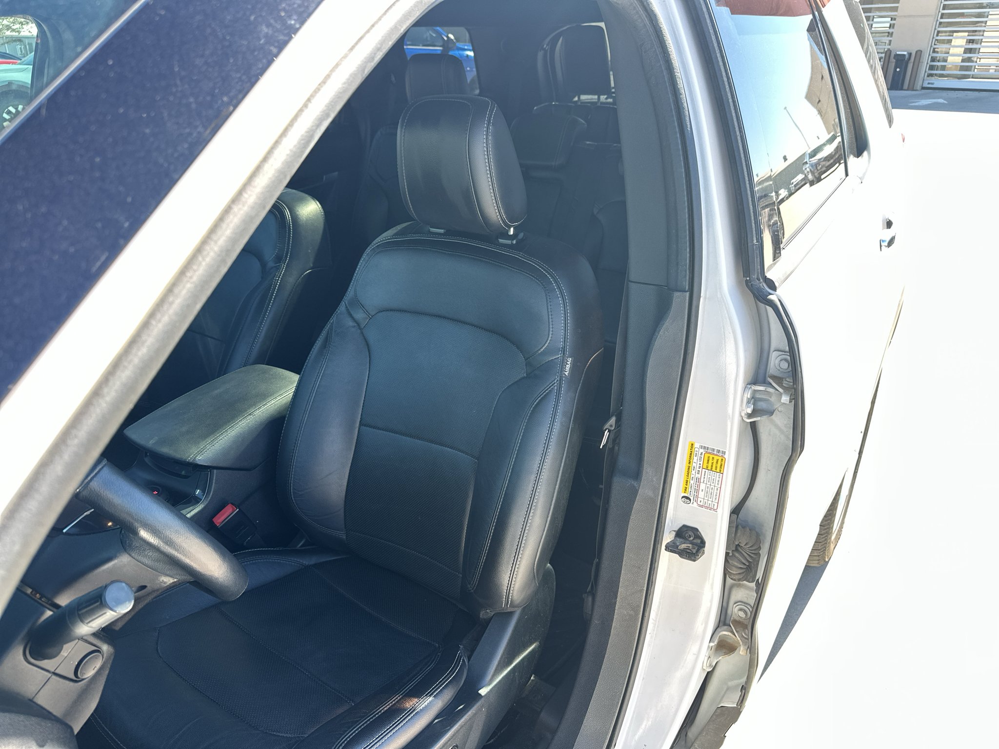 Used 2018 White Platinum Metallic Tri-Coat Ford Limited image 29