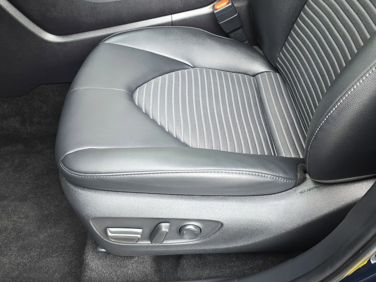 2025 Toyota Highlander XSE - Photo 30