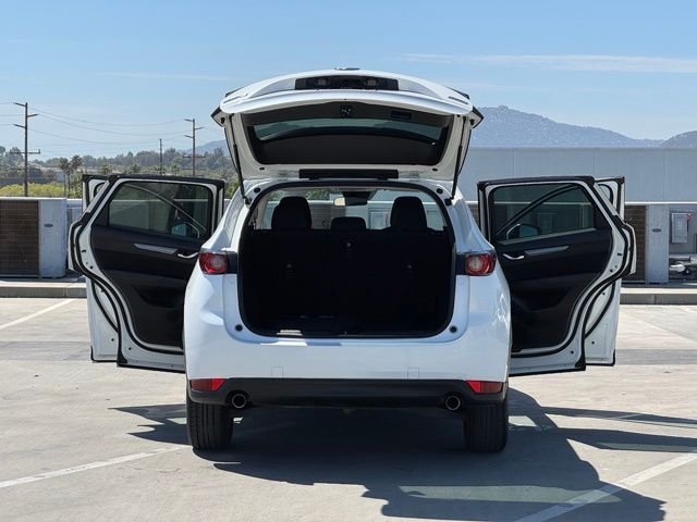 Used 2017 Snowflake White Pearl Mazda Sport image 26