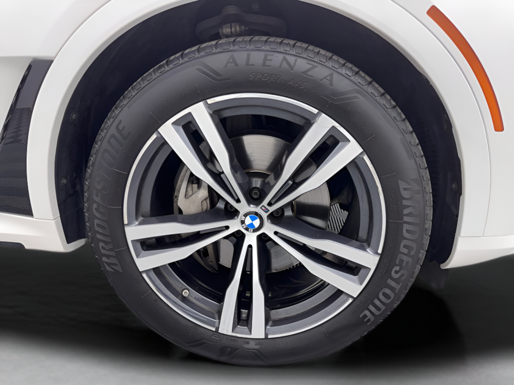 Used 2025 Alpine White BMW xDrive40i image 45