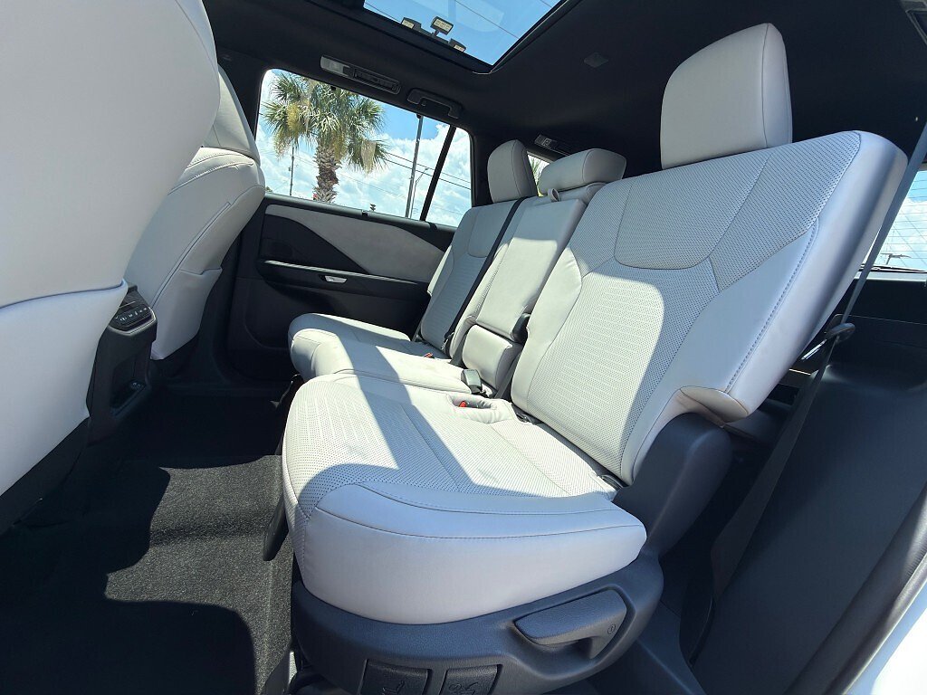 New 2026 Wind Chill Pearl Lexus PREMIUM AWD image 18
