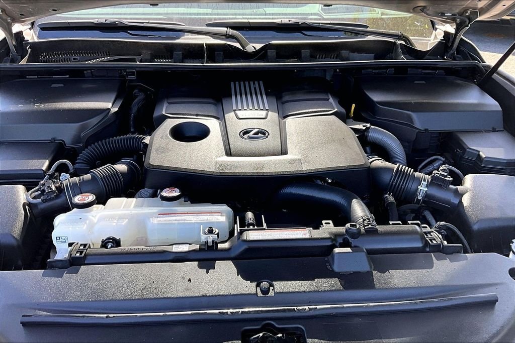 Used 2023 Silver Lexus 600 F SPORT image 30