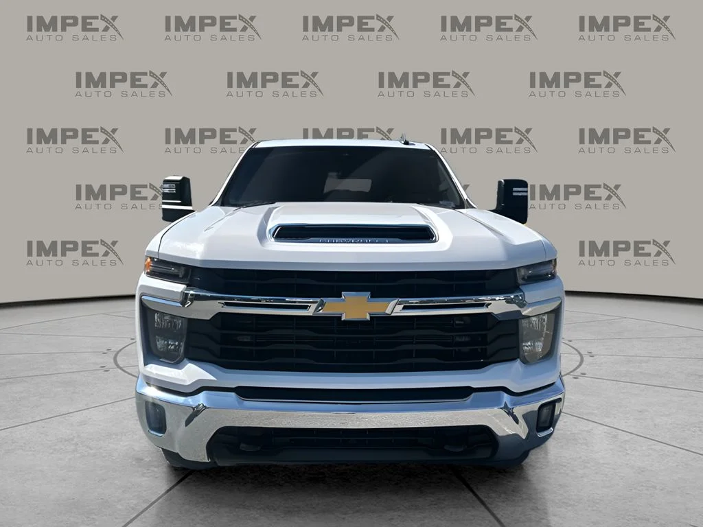 Used 2024 White Chevrolet LT image 9