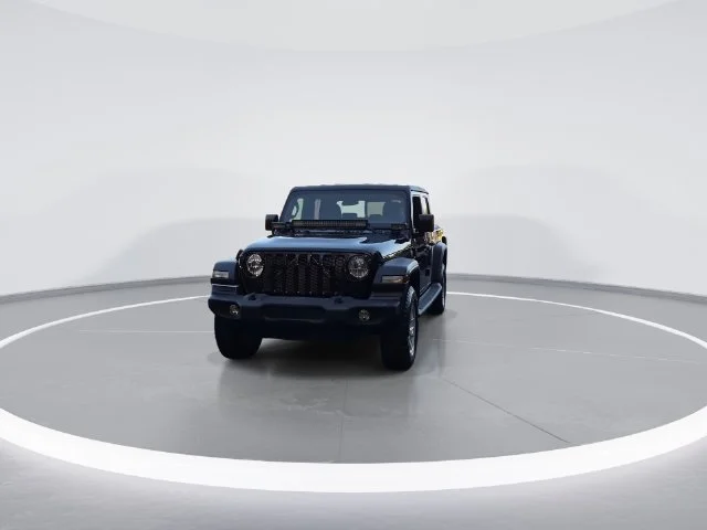 Used 2020 Black Jeep Sport image 3