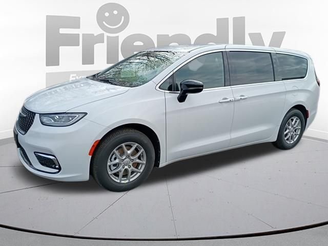 New 2026 Bright White Clear-Coat Exterior Paint Chrysler Select image 14