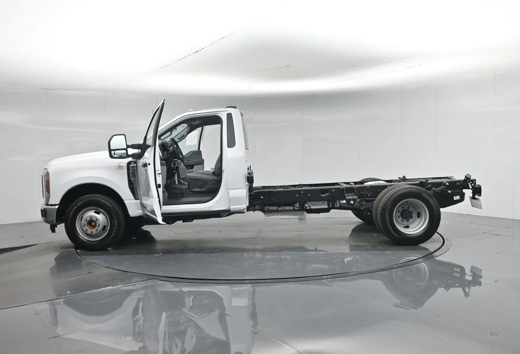 New 2026 White Ford XL image 29
