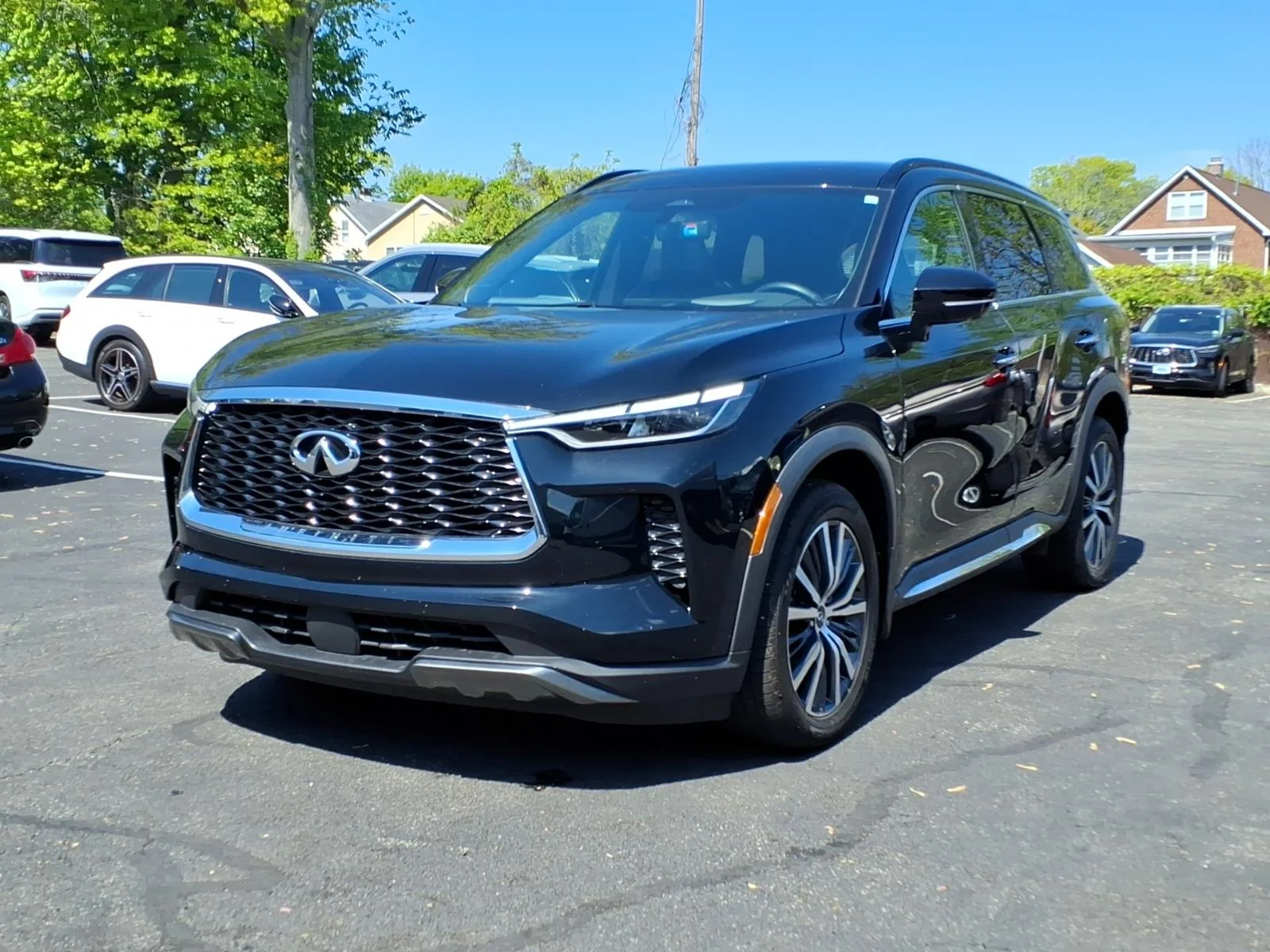 Certified Used 2023 Black INFINITI Autograph image 1