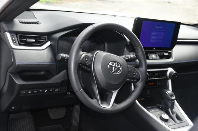 Certified Used 2024 MID BLK/WIND CHILL Toyota  image 9