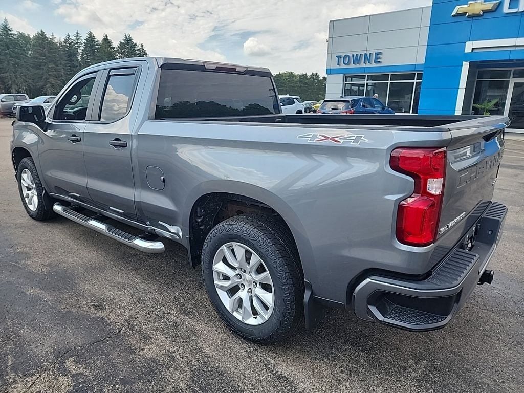 Used 2021 Gray Chevrolet Custom image 5