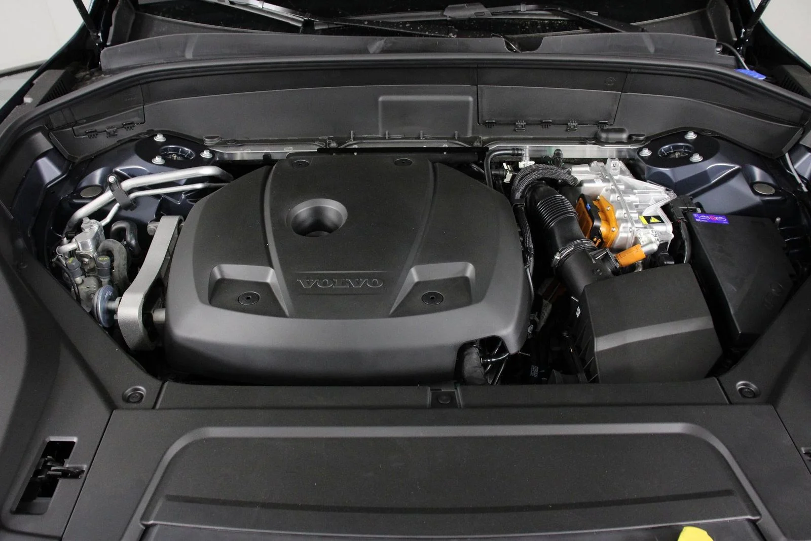 New 2026 Blue Volvo T8 Plus image 12