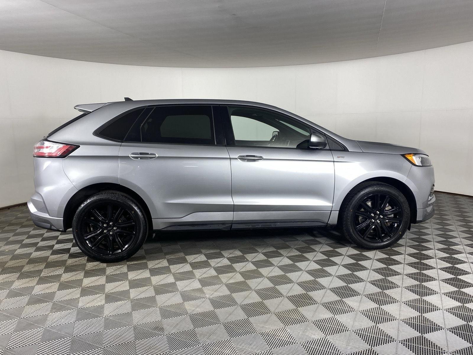 Used 2023 Iconic Silver Ford ST-Line image 11