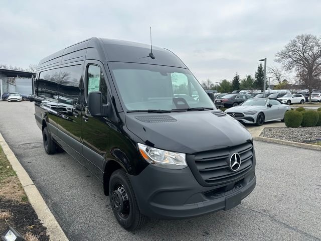 New 2026 Jet Black Mercedes-Benz 4500 image 7