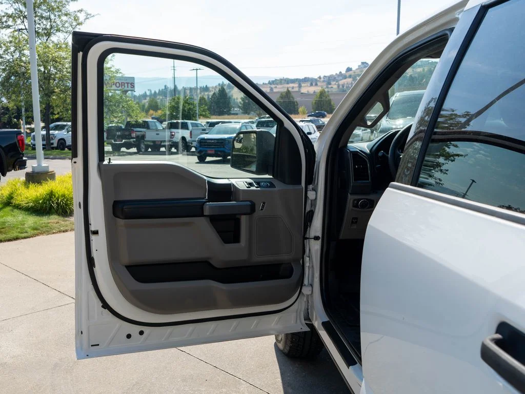 Used 2018 White Ford XLT image 15