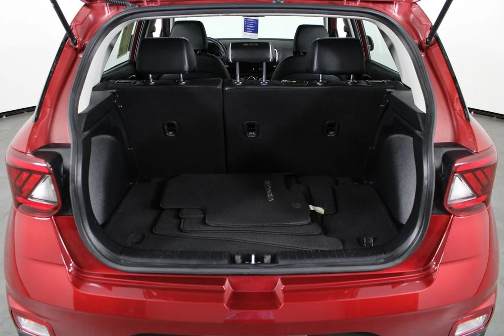 Used 2024 Red Hyundai Limited image 18