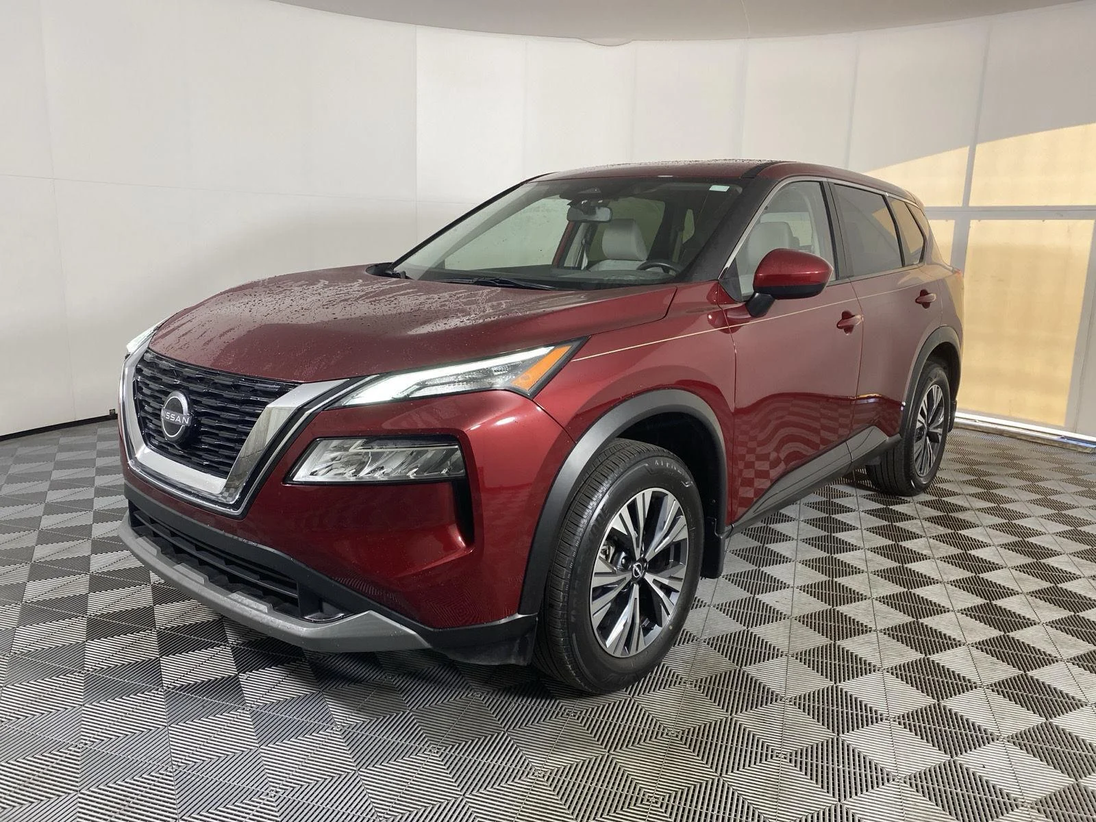 Used 2023 Scarlet Ember Tintcoat Nissan SV image 9