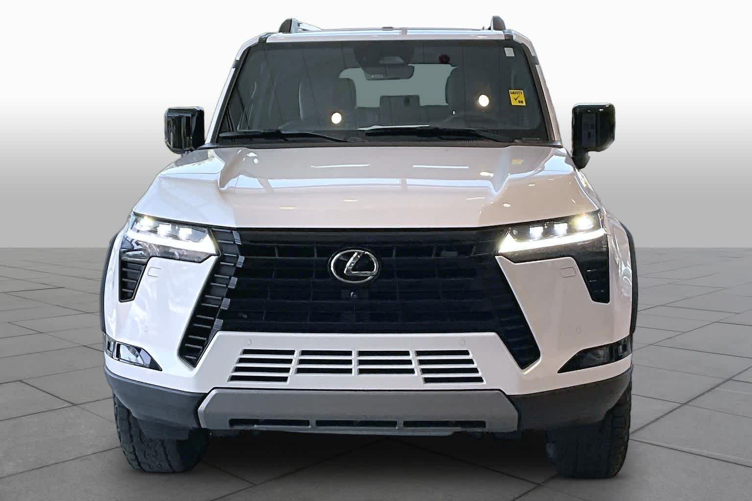 Used 2024 Eminent White Pearl Lexus Overtrail image 3