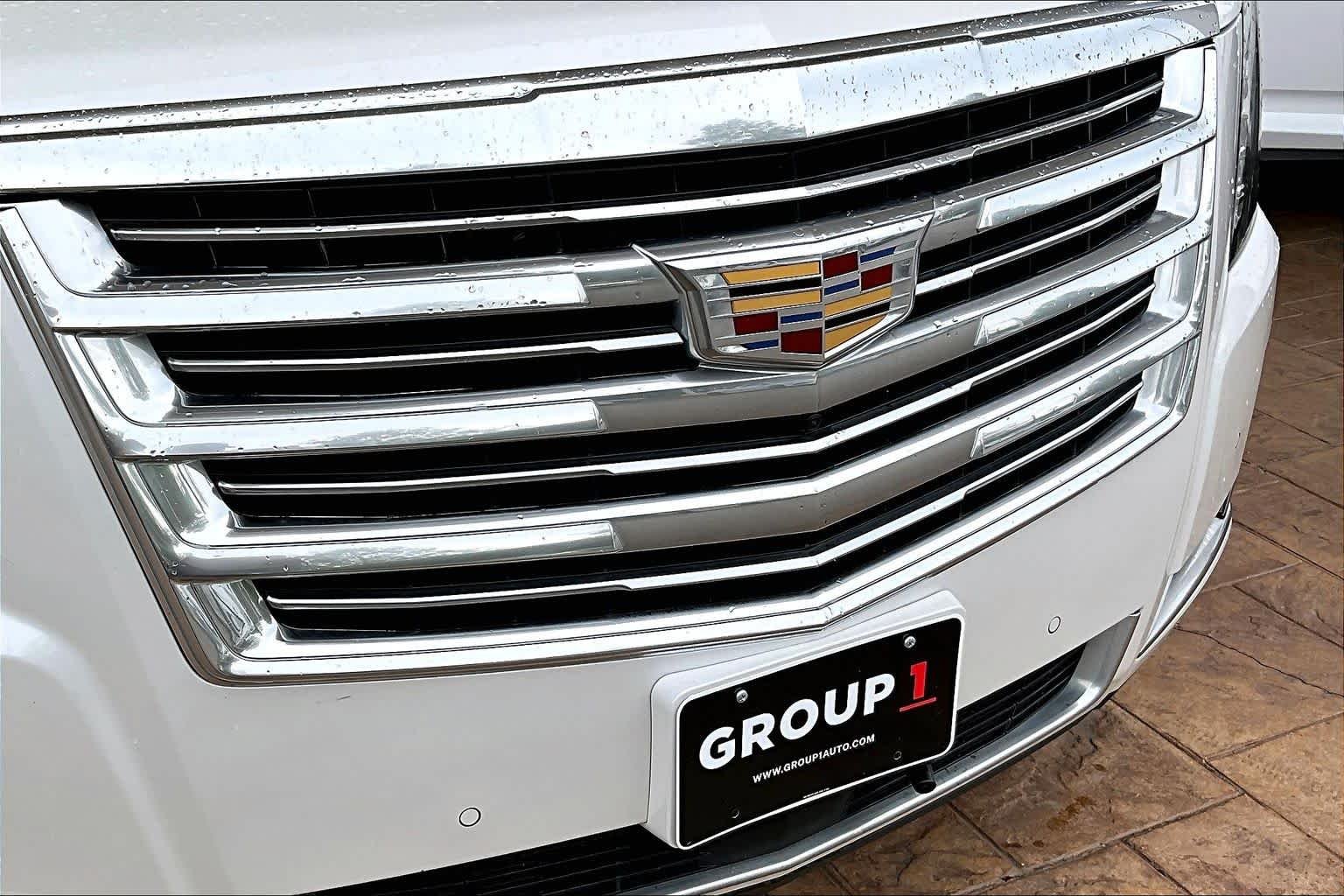 Used 2020 Crystal White Tricoat Cadillac Platinum image 27