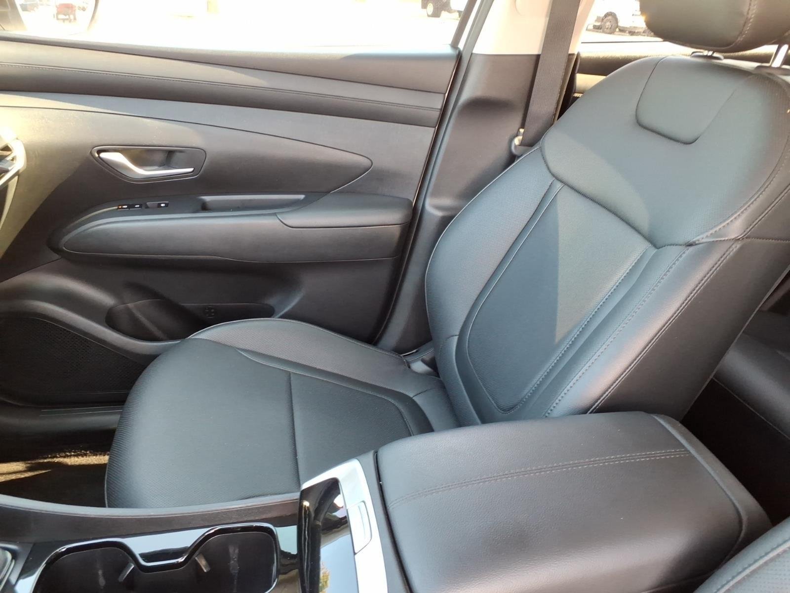 Used 2025 Serenity White Pearl Hyundai SEL Convenience image 21