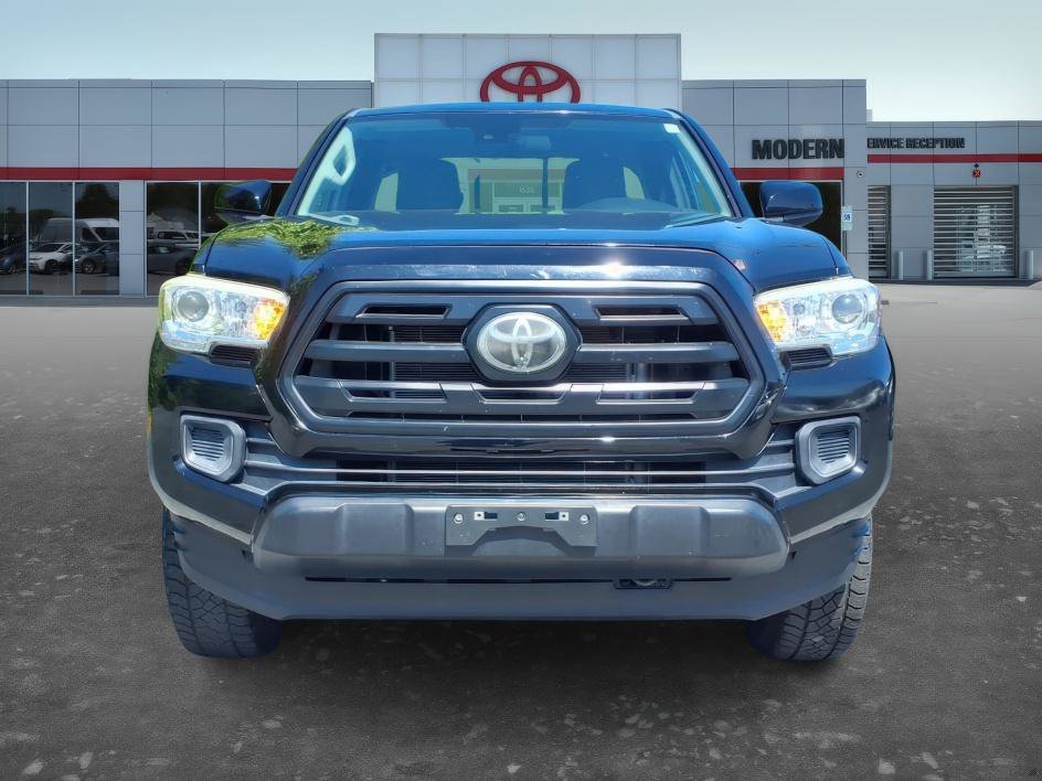 Used 2018 Midnight Black Metallic Toyota SR image 9