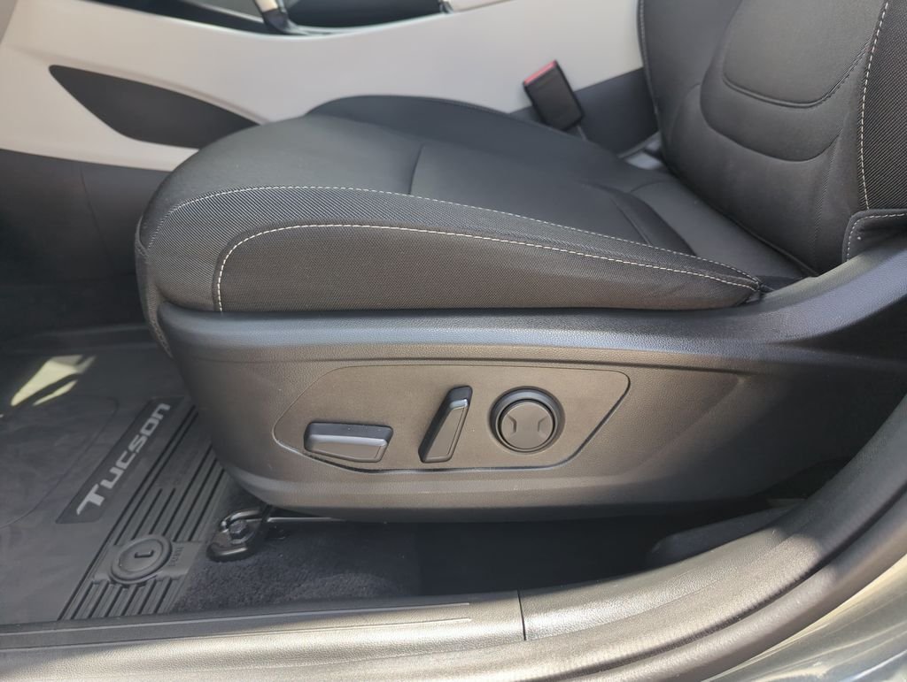 Used 2022 Gray Hyundai SEL image 13