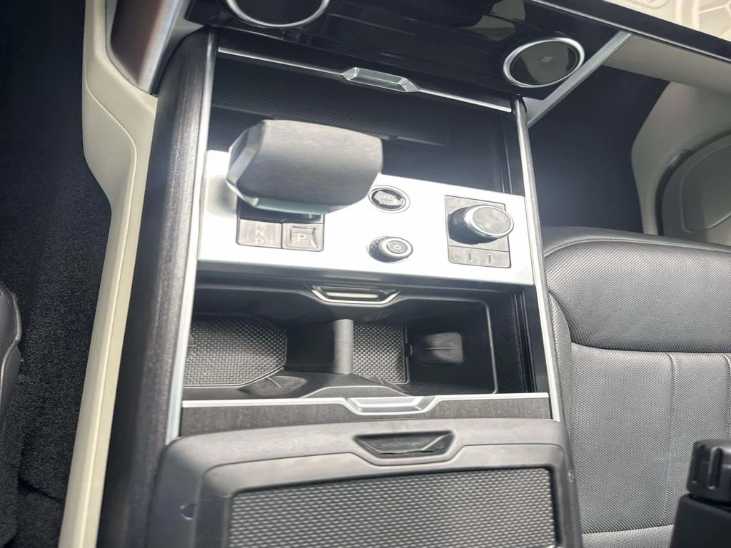 Certified Used 2023 White Land Rover SE image 20