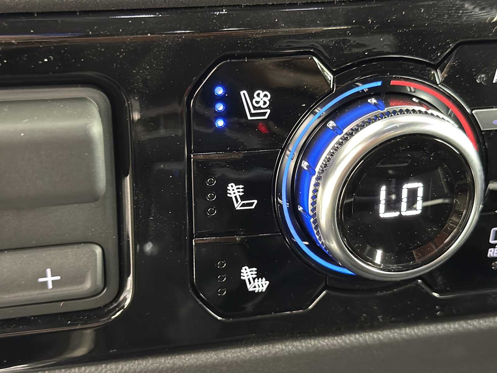 2026 GMC Sierra 1500 SLT - Photo 29