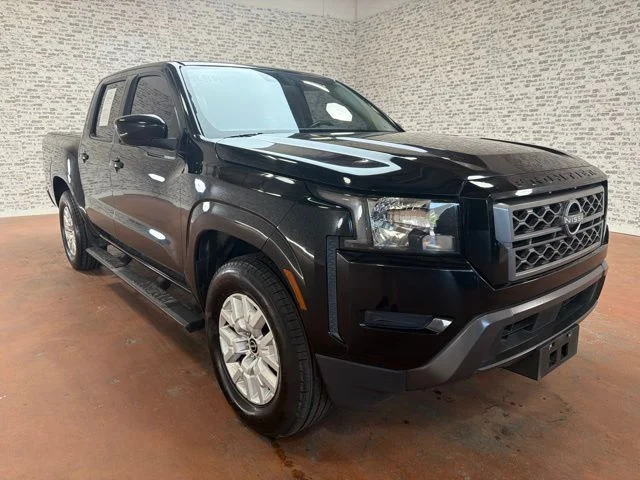 Used 2022 Black Nissan SV image 9
