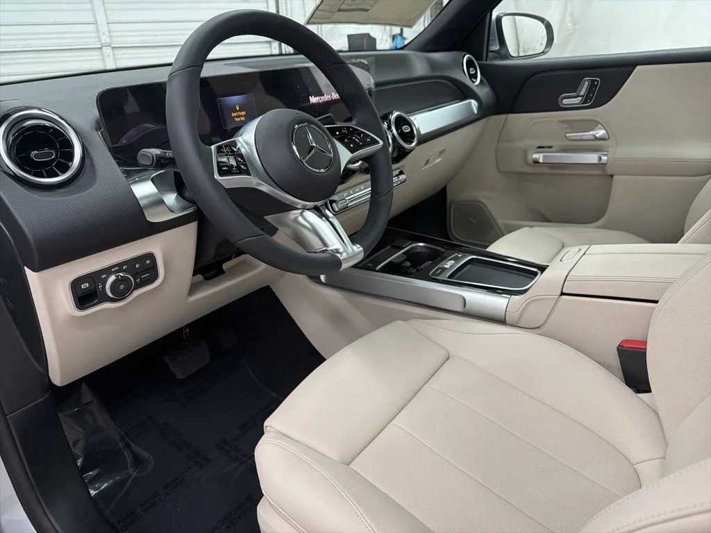 Used 2026 Silver Mercedes-Benz GLB 250 image 12