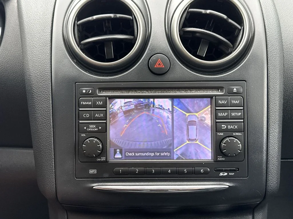 Used 2013 Black Nissan SL image 17