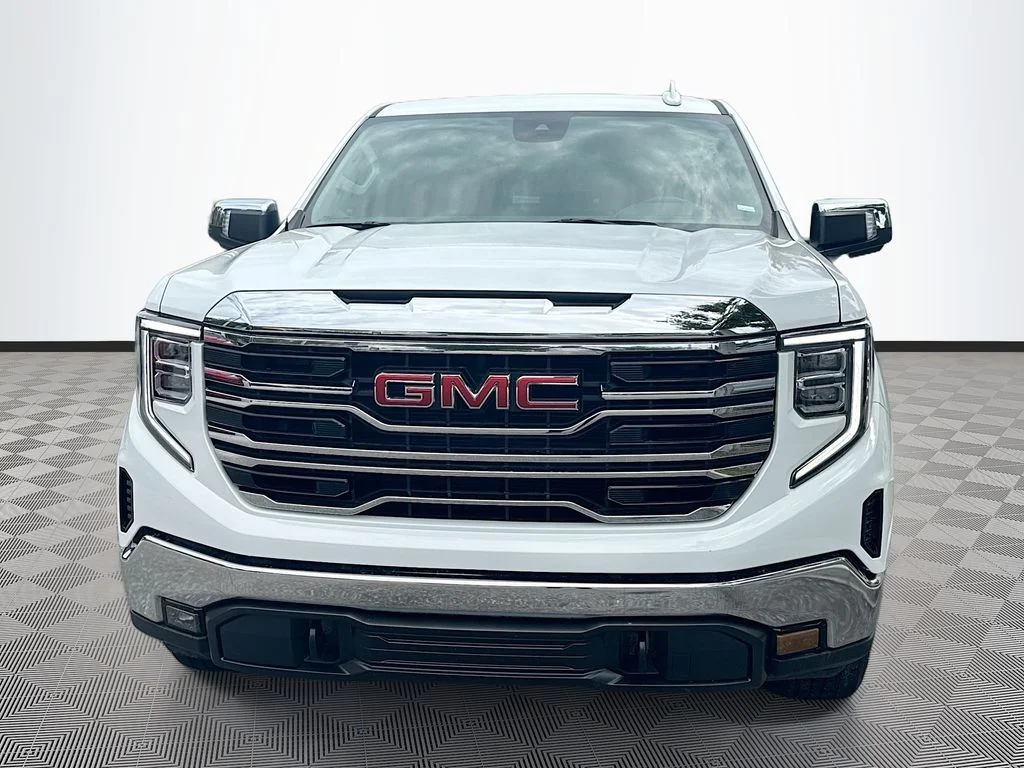 Used 2025 White GMC SLT image 2