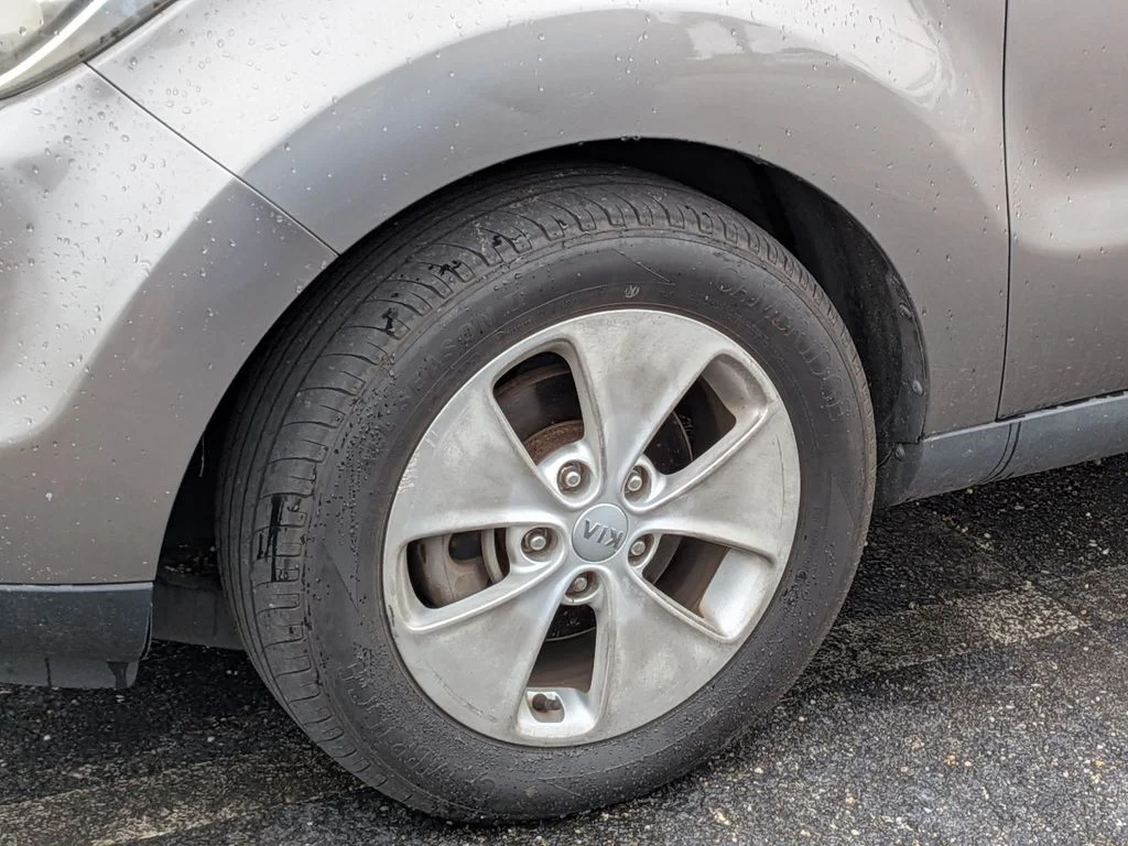 Used 2014 Gray Kia Base image 6