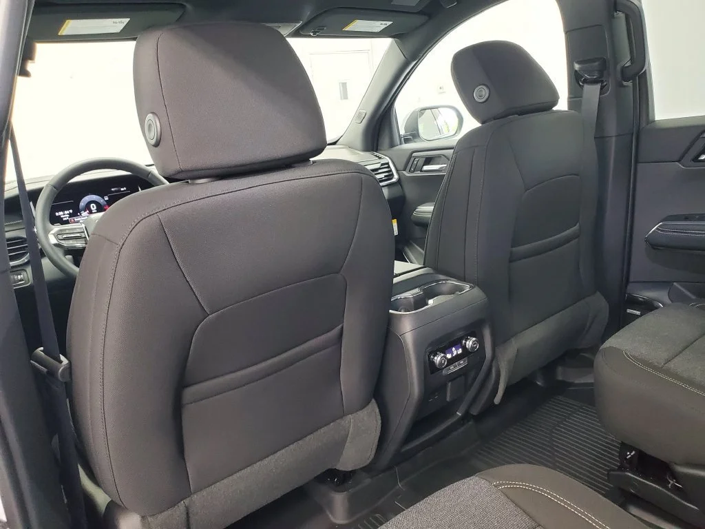 New 2026 Summit White GMC Elevation image 28