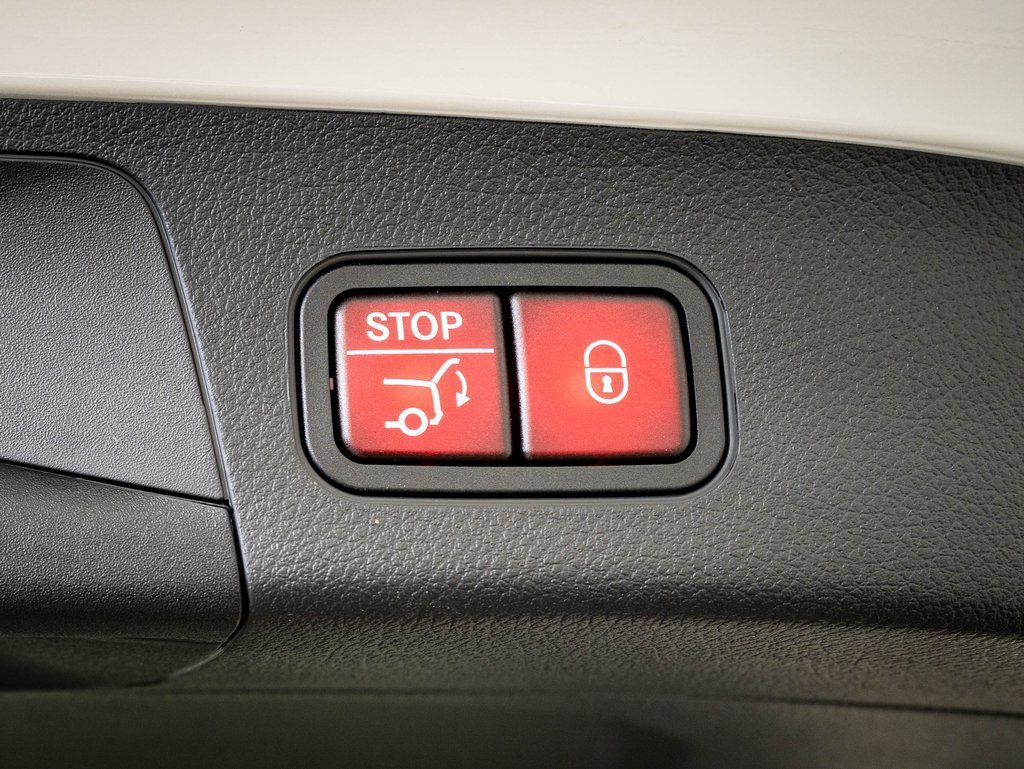 Used 2026 Polar White Mercedes-Benz GLA 250 image 19