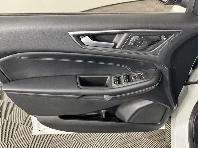 Used 2022 White Ford Titanium image 17