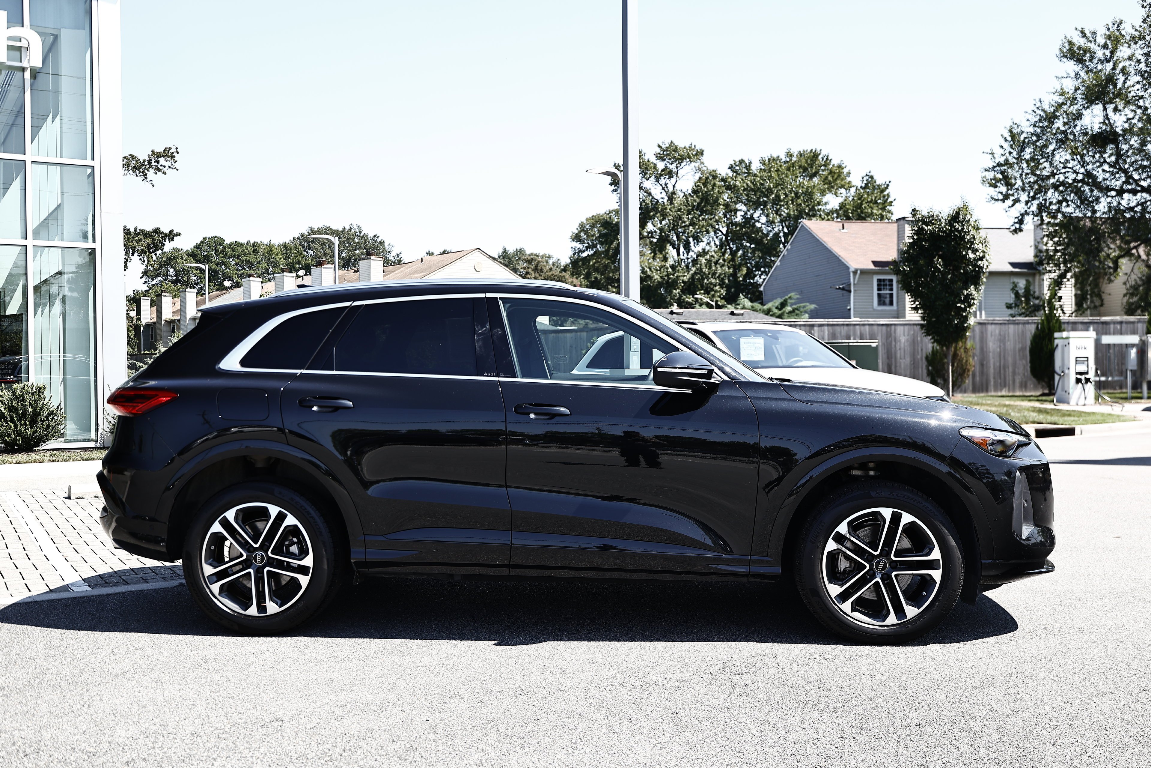 Used 2025 Mythos Black Metallic Audi 2.0T Premium Plus image 4