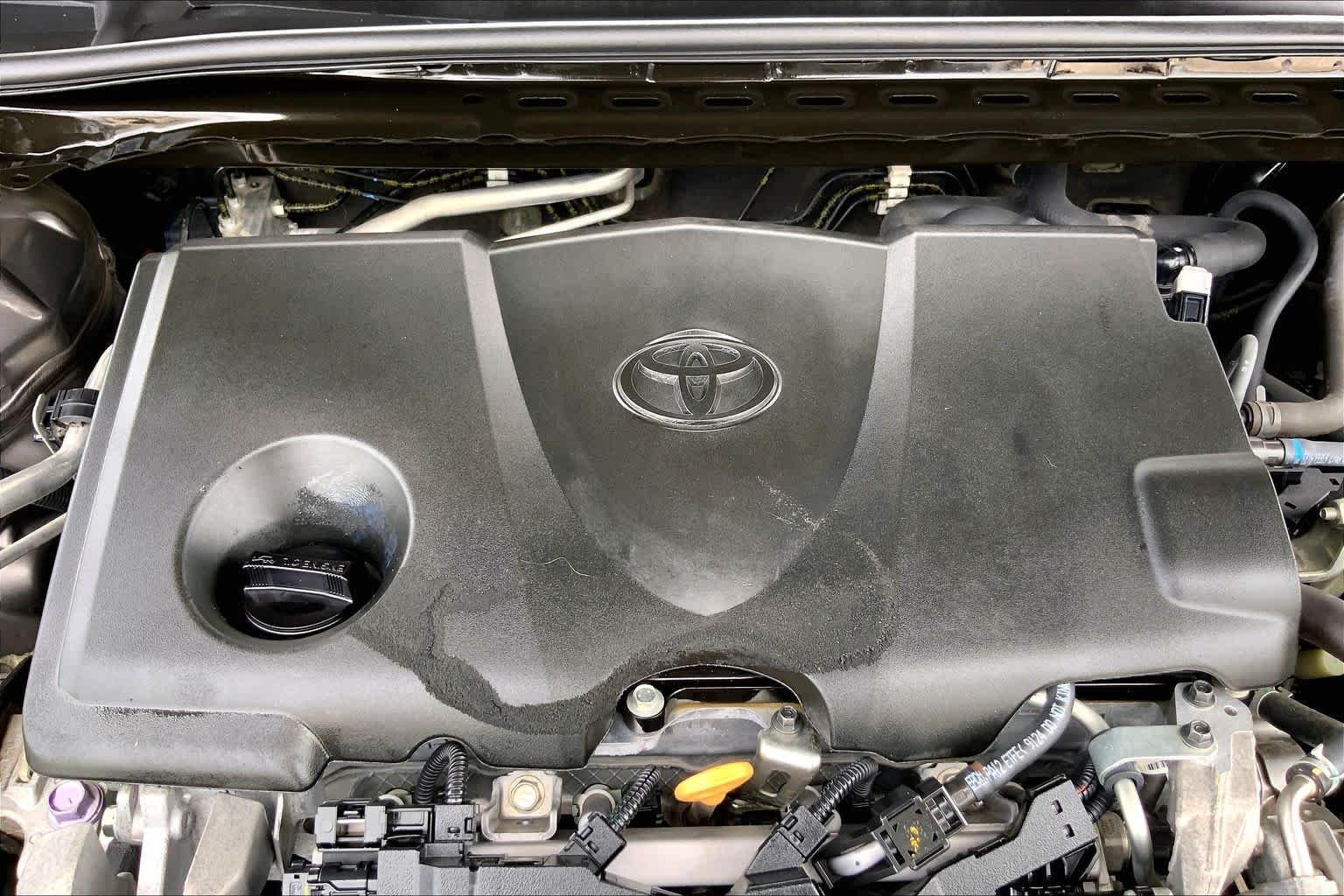 Used 2019 Predawn Gray Mica Toyota SE image 31