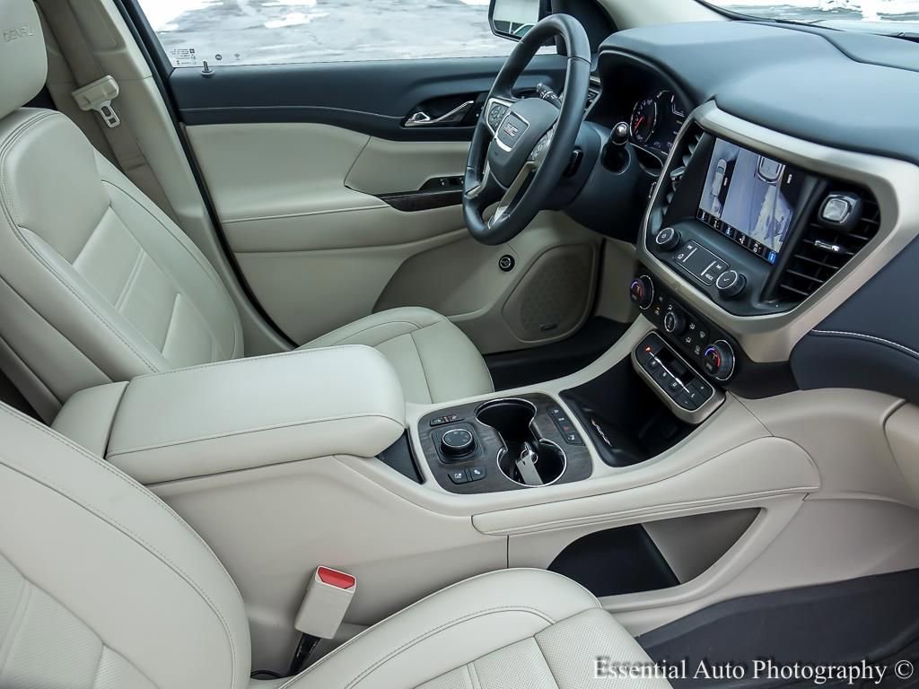 2023 GMC ACADIA - Image 32