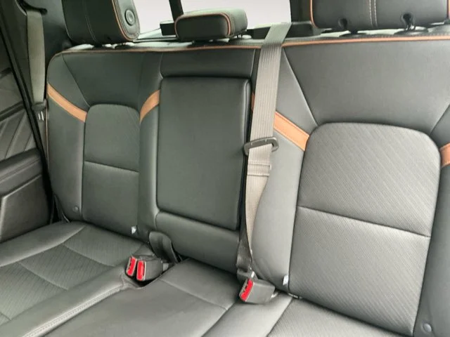 Used 2025 Summit White Gmc AT4 image 13