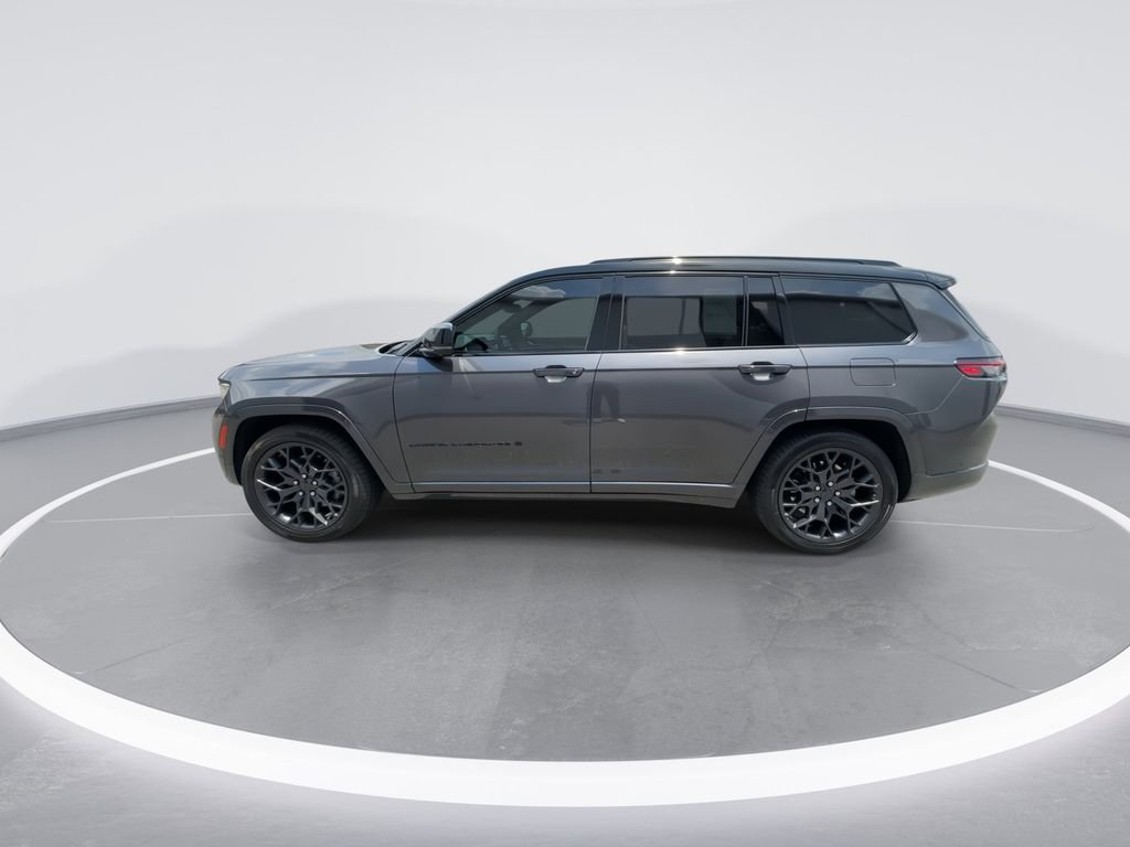 Used 2024 Gray Jeep Summit image 5