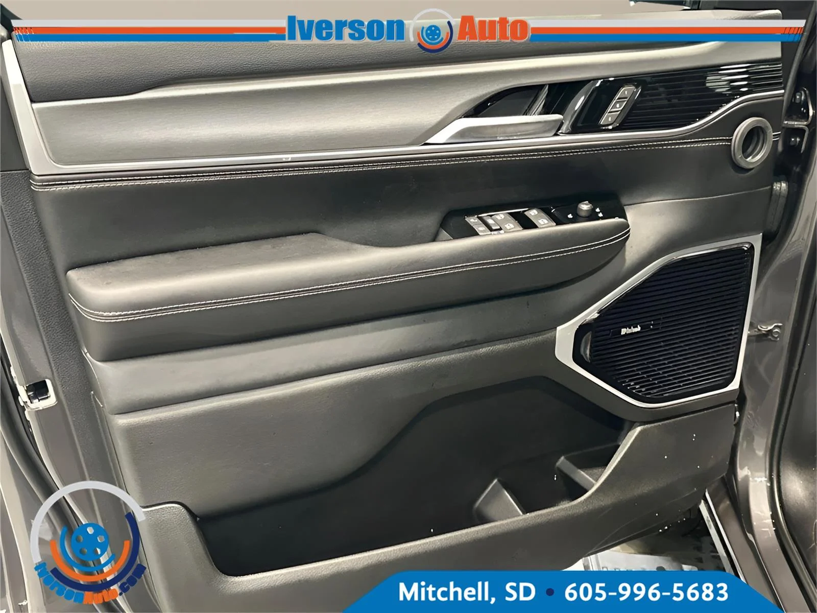 New 2026 Baltic Gray Metallic Clearcoat Jeep Limited Reserve image 14