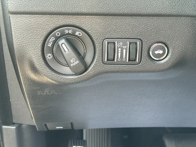 Used 2023 Black Dodge SXT image 28