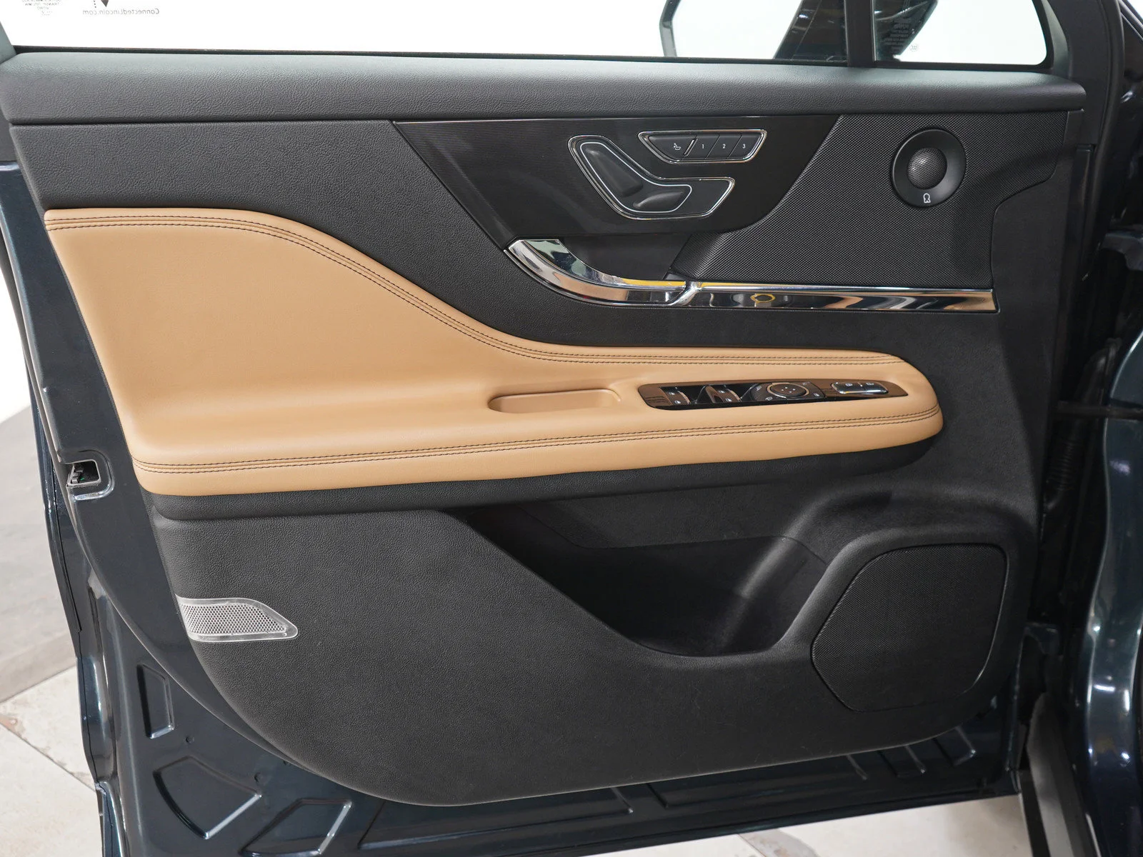 Used 2022 Blue Lincoln Reserve image 24