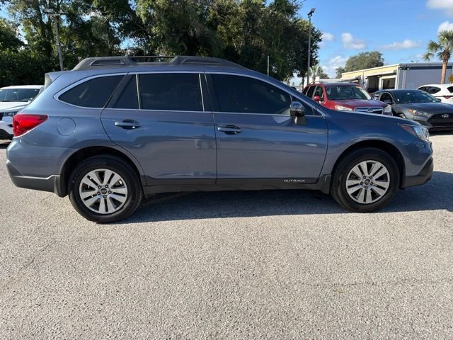 Used 2018 Twilight Blue Metallic Subaru Premium image 4