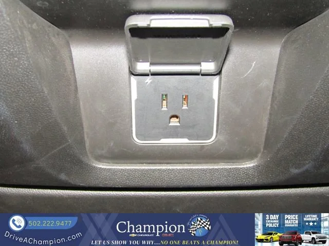 Used 2025 Iridescent Pearl Tricoat Chevrolet Premier image 26