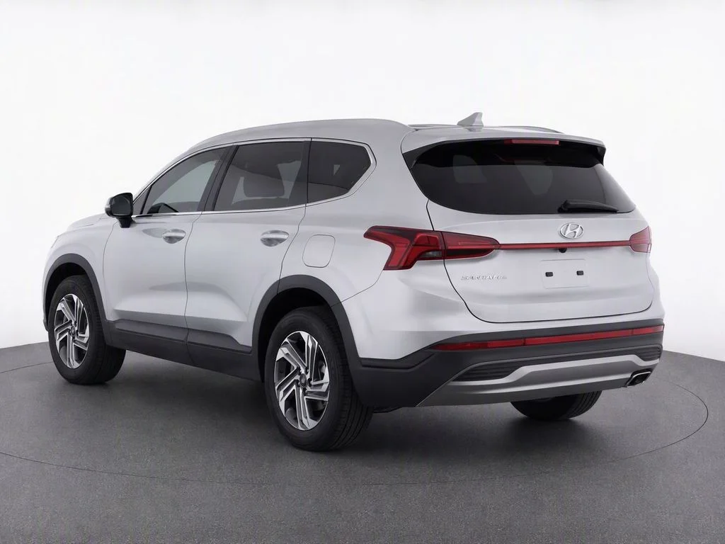Used 2023 Silver Hyundai SEL image 4